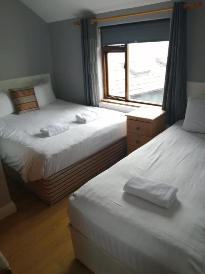 An File Economy Rooms Westport Exterior photo
